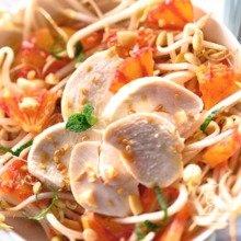 Салат с ростками сои и курицей