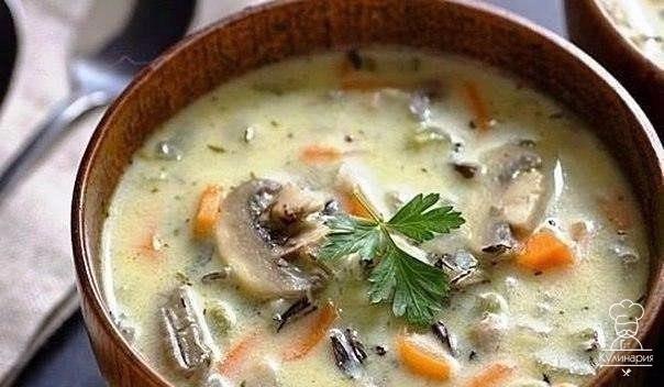Сливочный суп с рисом и грибами