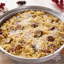Макаронная запеканка с белыми грибами и беконом