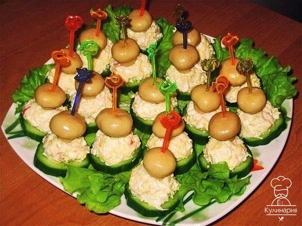 Закуска на шпажках «Грибная полянка»
