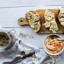 Тартины с хумусом и цветной капустой