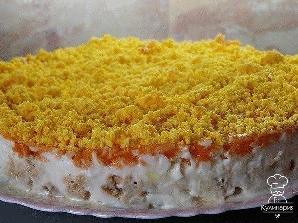 Салат из горбуши консервированной с грибами 