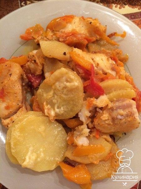 Треска с картофелем и овощами запеченная в мультиварке