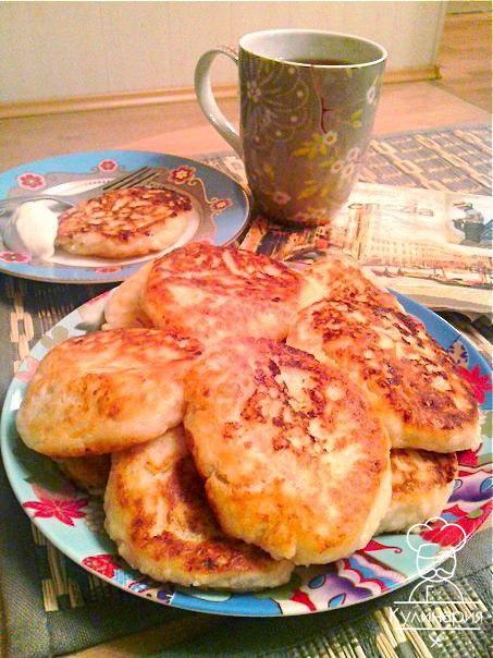 ТВОРОЖНИКИ С ИЗЮМОМ В МУЛЬТИВАРКЕ