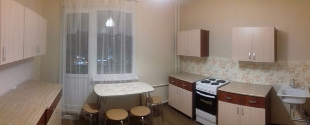 СПб<br>Ищу жильца вместо себя.<br><br>Светлая и тихая комната 16 кв.м. в чистой 4-комнатной квартире в новом доме в Приморском р-не ( ул. Яхтенная, 30к3).<br> Красивый вид из окна (18 этаж)<br> Тихие и дружелюбные соседи<br> В комнате новая мебель (двухспальная кровать с матрасом, тумбочка, стол, стул, комод, шкаф)<br> В квартире: два туалета и ванная, балкон, стиральная машина, wi-fi<br> На кухне отдельный гарнитур и необходимая бытовая техника (плита с духовкой, чайник, микроволновая печь, холодильник)<br> Рядом: десятки магазинов, кафе, гипермакет Окей и всего необходимого, легко добраться до м. Старая Деревня (20 мин. пешком или 10 на транспорте), Комендантский проспект, Черная речка.<br><br>Цена: 13500 + к/у (залог 13500)<br>Заезжать жить можно уже сейчас! Очень хорошая и отзывчивая хозяйка, заключается договор.<br><br>Пишите в л/с или звоните 8-931-585-40-09 - фото Фото: СПб<br>Ищу жильца вместо себя.<br><br>Светлая и тихая комната 16 кв.м. в чистой 4-комнатной квартире в новом доме в Приморском р-не ( ул. Яхтенная, 30к3).<br> Красивый вид из окна (18 этаж)<br> Тихие и дружелюбные соседи<br> В комнате новая мебель (двухспальная кровать с матрасом, тумбочка, стол, стул, комод, шкаф)<br> В квартире: два туалета и ванная, балкон, стиральная машина, wi-fi<br> На кухне отдельный гарнитур и необходимая бытовая техника (плита с духовкой, чайник, микроволновая печь, холодильник)<br> Рядом: десятки магазинов, кафе, гипермакет Окей и всего необходимого, легко добраться до м. Старая Деревня (20 мин. пешком или 10 на транспорте), Комендантский проспект, Черная речка.<br><br>Цена: 13500 + к/у (залог 13500)<br>Заезжать жить можно уже сейчас! Очень хорошая и отзывчивая хозяйка, заключается договор.<br><br>Пишите в л/с или звоните 8-931-585-40-09