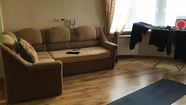 Сдается комната студия. Левобережный район. Цена 9000 р в месяц(+залог 9000, можно по частям, оплата до 5 числа каждого месяца). Остановка в 1 минуте от подъезда, до м. Ховрино 10 минут на маршрутке. <br><br>Квартира с евроремонтом, 15 этаж, 2 санузла, со всей мебелью и техникой. Прекрасная большая ванна. <br><br>Соседи- 2 девушки проживающие в отдельной комнате, в комнате студии 2-3 раза в неделю ночует мальчик( работа сменная, поэтому редко бывает дома) <br><br>Ищем мальчика или девочку, которой не принципиален редкий сосед, но преимущество хорошие условия, дружные соседи, близко к метро и цена за месяц. <br><br>Ищем чистоплотного и просто нормального человека, который работает и радуется жизни. Пишите в лс. Въехать можно хоть сейчас. - фото Фото: Сдается комната студия. Левобережный район. Цена 9000 р в месяц(+залог 9000, можно по частям, оплата до 5 числа каждого месяца). Остановка в 1 минуте от подъезда, до м. Ховрино 10 минут на маршрутке. <br><br>Квартира с евроремонтом, 15 этаж, 2 санузла, со всей мебелью и техникой. Прекрасная большая ванна. <br><br>Соседи- 2 девушки проживающие в отдельной комнате, в комнате студии 2-3 раза в неделю ночует мальчик( работа сменная, поэтому редко бывает дома) <br><br>Ищем мальчика или девочку, которой не принципиален редкий сосед, но преимущество хорошие условия, дружные соседи, близко к метро и цена за месяц. <br><br>Ищем чистоплотного и просто нормального человека, который работает и радуется жизни. Пишите в лс. Въехать можно хоть сейчас.