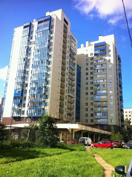 Санкт Петербург. <br>Продается просторная 2х комнатная квартира 69 м2, равноудалена от метро Ладожская и пр. Большевиков ( 15 мин на транспорте)<br>Полностью мебелирована, встроенная кухня с техникой ( посудомоечная машина, холодильник, варочная панель, духовой шкаф, микроволновая печь)<br>Кухня-гостиная 17.15 м2, гардеробная 4.76 м2, спальня, детская, теплые полы, застекленный балкон.<br>В доме располагается фитнес центр с бассейном, видеонаблюдение, охрана. <br>Цена 8000000 возможен небольшой торг<br>Продажа от собственника +79533423530 - фото Фото: Санкт Петербург. <br>Продается просторная 2х комнатная квартира 69 м2, равноудалена от метро Ладожская и пр. Большевиков ( 15 мин на транспорте)<br>Полностью мебелирована, встроенная кухня с техникой ( посудомоечная машина, холодильник, варочная панель, духовой шкаф, микроволновая печь)<br>Кухня-гостиная 17.15 м2, гардеробная 4.76 м2, спальня, детская, теплые полы, застекленный балкон.<br>В доме располагается фитнес центр с бассейном, видеонаблюдение, охрана. <br>Цена 8000000 возможен небольшой торг<br>Продажа от собственника +79533423530