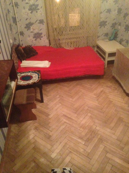 #сдамкомнату #комната #жилье #срочносдам #съемноежилье<br> СРОЧНОСОБСТВЕННИКВ Петроградском районе, ул Зверинская 17, Сдаётся комната 14 кв.м, в 4-х комнатной квартире. Соседи семья с детьми, тихие. 5-7 минут до метро Спортивная, 15 мин. до Горьковской. В уютной комнате есть холодильник, мультиварка, большой комод, кровать, два журнальных столика, обеденный стол, стулья, маленькие кухонные диванчики, настенные полки. Так же, на кухне есть посуда и стиральная машинка. Комната уютная, тёплая, с красивыми обоями( недавно был ремонт), что создают тёплую атмосферу. В доме находится магазин Дикси, хозяйственный магазин, разливное пиво, ателье(довольно таки дешевое) есть парковочное место в закрытом дворе, в пяти минутах Александровский парк, Петропавловская крепость. Так же очень близко расположены 2 кинотеатра рядом, бары, школы, библиотека, детские садики и отличная детская площадка напротив дома. До центра 15 минут на машине, пешком 30 минут, прогулочным шагом, до дворцовой площади и марсового поля. Стоимость комнаты 12 000 тыс. +ку (около 1500), + Залог полная стоимость(разбить можно) + Свет 200руб. + газ 300руб.+ wi-fi 300руб. <br>(По желанию)Телефон: +7 (904) 644-63-31 - фото Фото: #сдамкомнату #комната #жилье #срочносдам #съемноежилье<br> СРОЧНОСОБСТВЕННИКВ Петроградском районе, ул Зверинская 17, Сдаётся комната 14 кв.м, в 4-х комнатной квартире. Соседи семья с детьми, тихие. 5-7 минут до метро Спортивная, 15 мин. до Горьковской. В уютной комнате есть холодильник, мультиварка, большой комод, кровать, два журнальных столика, обеденный стол, стулья, маленькие кухонные диванчики, настенные полки. Так же, на кухне есть посуда и стиральная машинка. Комната уютная, тёплая, с красивыми обоями( недавно был ремонт), что создают тёплую атмосферу. В доме находится магазин Дикси, хозяйственный магазин, разливное пиво, ателье(довольно таки дешевое) есть парковочное место в закрытом дворе, в пяти минутах Александровский парк, Петропавловская крепость. Так же очень близко расположены 2 кинотеатра рядом, бары, школы, библиотека, детские садики и отличная детская площадка напротив дома. До центра 15 минут на машине, пешком 30 минут, прогулочным шагом, до дворцовой площади и марсового поля. Стоимость комнаты 12 000 тыс. +ку (около 1500), + Залог полная стоимость(разбить можно) + Свет 200руб. + газ 300руб.+ wi-fi 300руб. <br>(По желанию)Телефон: +7 (904) 644-63-31