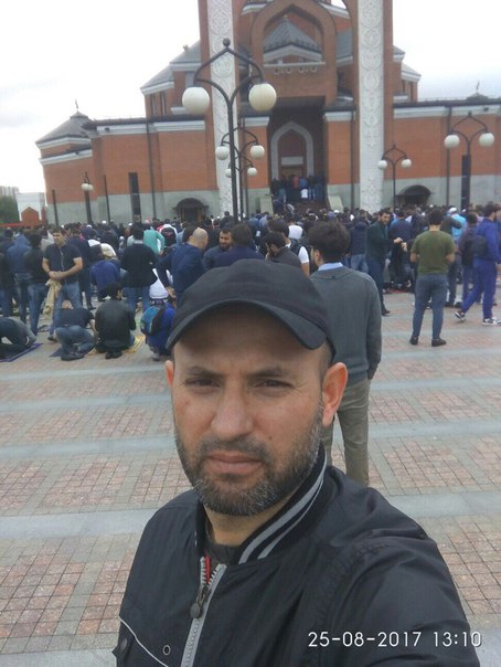 Внимание,агенты не беспокойте меня.<br>.<br>Сниму изолированную комнату в пределах 12000 тыс в месяц,( важно комната должна закрываться на замок из внутри и снаружи) ,комната должна быть строго в 2 х комнатной квартире,в трёх комнатной варианты не рассматриваю, комнату сниму строго в г.Москве,сниму на длительный срок от 1 года ,обязательно чтоб была стиральная машина . <br>В комнате должно быть без шума,не подходят комнаты окна которые находятся рядом с автотрассами с шоссе ИТ.д .<br> Я с Кавказа не пью и не курю, еду в Москву на работу,заселиться то рассчитываю до 30 августа . Койко место,и подселение в комнату к себе не предлогать.<br>Тел 89298975401 и Ватсап 89287381319 - фото Фото: Внимание,агенты не беспокойте меня.<br>.<br>Сниму изолированную комнату в пределах 12000 тыс в месяц,( важно комната должна закрываться на замок из внутри и снаружи) ,комната должна быть строго в 2 х комнатной квартире,в трёх комнатной варианты не рассматриваю, комнату сниму строго в г.Москве,сниму на длительный срок от 1 года ,обязательно чтоб была стиральная машина . <br>В комнате должно быть без шума,не подходят комнаты окна которые находятся рядом с автотрассами с шоссе ИТ.д .<br> Я с Кавказа не пью и не курю, еду в Москву на работу,заселиться то рассчитываю до 30 августа . Койко место,и подселение в комнату к себе не предлогать.<br>Тел 89298975401 и Ватсап 89287381319