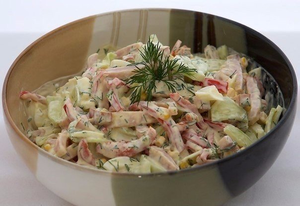 Салат с яйцом и ветчиной 