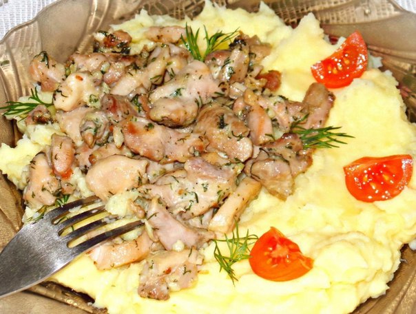 Куриное филе с чесноком и сыром. 
