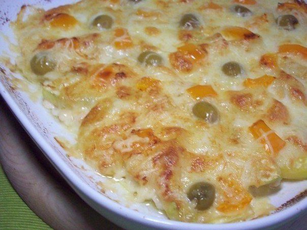ЗАПЕКАНКА ИЗ КУРИЦЫ И КАБАЧКОВ 