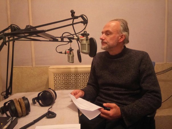 НАШИ, сегодня в качестве ведущего программы 