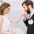 Чем муж и жена меж собой различаются? Жена - это та, что всегда подчиняется, а муж - это тот…
