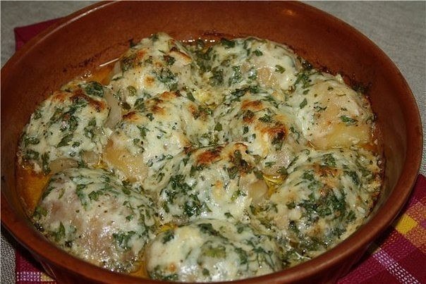 КАРТОШКА ЗАПЕЧЁННАЯ В ЧЕСНОЧНОМ МАСЛЕ 