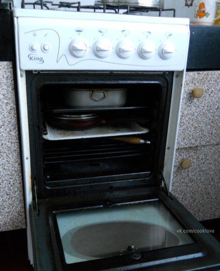 ЕСТЬ ТУТ ТЕ, КТО ХРАНЯТ СКОВОРОДКИ В ДУХОВКЕ 
