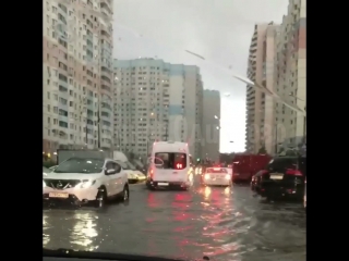 Трехгорка тонет из-за ливня