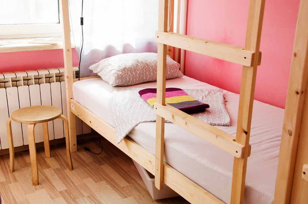Сеть хостелов“Tvoyhostel” – от 10000 руб. за месяц! <br><br>Хостелы “Tvoyhostel” расположены в самом центре Москвы, на ваш выбор места около: <br><br>Смоленская (1 мин) <br>Достоевская (5 мин) <br><br>К услугам гостей: <br>-Постельное белье и полотенца <br>-WI-FI <br>-Ежедневная уборка <br>-Стиральная машинка <br>-Микроволновка <br>-Чай и печеньки, каши по утрам <br>-Кухня со всеми необходимыми принадлежностями <br>-Фен для волос <br>-Утюг и гладильная доска <br>-Есть женские, мужские и смешные номера <br><br>В наших хостелах чисто и очень уютно! <br>Возможны гибкие условия оплаты <br>Будем рады вам! Звоните, все обсудим. <br>Контактный телефон: <br>+7 (962) 963-78-78 Владислав - фото Фото: Сеть хостелов“Tvoyhostel” – от 10000 руб. за месяц! <br><br>Хостелы “Tvoyhostel” расположены в самом центре Москвы, на ваш выбор места около: <br><br>Смоленская (1 мин) <br>Достоевская (5 мин) <br><br>К услугам гостей: <br>-Постельное белье и полотенца <br>-WI-FI <br>-Ежедневная уборка <br>-Стиральная машинка <br>-Микроволновка <br>-Чай и печеньки, каши по утрам <br>-Кухня со всеми необходимыми принадлежностями <br>-Фен для волос <br>-Утюг и гладильная доска <br>-Есть женские, мужские и смешные номера <br><br>В наших хостелах чисто и очень уютно! <br>Возможны гибкие условия оплаты <br>Будем рады вам! Звоните, все обсудим. <br>Контактный телефон: <br>+7 (962) 963-78-78 Владислав