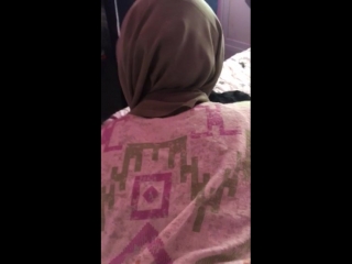 Türbanlı hatun misafirlikte arkadan veriyor - Türk türbanlı ifşa