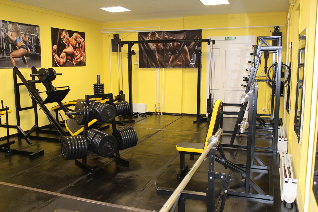 Спортивные клубы новокузнецк. Sport Club Новокузнецк. Спортивный клуб сталь орёл фото.