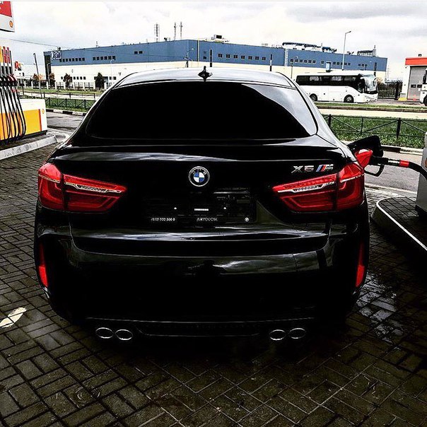 #BMW ///MPOWER F86 Monster Eating 