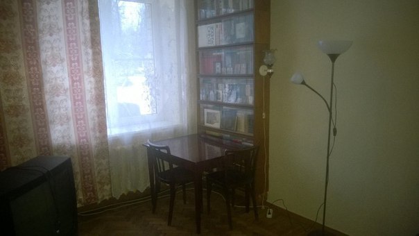 Здравствуйте. (собственник) На метро Университет сдается изолированная комната в 3х комнатной квартире (без хозяев) (одной девушке без животных и в/п.) <br>В квартире вся необходимая мебель, бытовая техника, wifi. Комната 12м2 (диван, шкаф, стол, стулья, тумба, телевизор).<br>В двух других проживают две девушки-сёстры. От метро 10минут на транспорте. В доме магазин, аптека. Напротив Пятёрочка.<br>Цена 20000р. без депозита и комиссии.<br>Подробности в л.с.<br><br> Дмитриевна - фото Фото: Здравствуйте. (собственник) На метро Университет сдается изолированная комната в 3х комнатной квартире (без хозяев) (одной девушке без животных и в/п.) <br>В квартире вся необходимая мебель, бытовая техника, wifi. Комната 12м2 (диван, шкаф, стол, стулья, тумба, телевизор).<br>В двух других проживают две девушки-сёстры. От метро 10минут на транспорте. В доме магазин, аптека. Напротив Пятёрочка.<br>Цена 20000р. без депозита и комиссии.<br>Подробности в л.с.<br><br> Дмитриевна