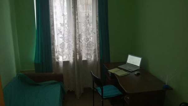 Друзья, ищу вместо себя жильца в комнату в районе м. Кунцеская <br>Оплата за месяц: 16 500р <br>Комуслуги: 400р за интернет+ТВ, так же отдельно свет и вода (максимум на троих жильцов нагорало 1500р общей суммой, включая интернет и ТВ). <br><br>Заезд с 18 января (утром я уже буду в аэропорту). <br><br>Оплата. <br>Когда я въезжал, давал залог за последний месяц 16 500 (всё прописано в договоре аренды). Поскольку я не доживаю остаток этого месяца, то с вас ещё будет 7000р (считал с 19 января). Итого с вас: 23500р <br>Далее стандартно платите 16 500р в месяц по договору. <br><br>В соседях семейная пара. Оба работают, и обычно допоздна. Не конфликтные. Хозяева не ведут пристального надзора за жильцами, и с ними можно договорится, например о переносе даты платежей (мы платили 30 числа). <br><br>В квартире есть: <br>стиралка, сушилка, плита газовая, холодильник, пылесос, микроволновка, чайник и кое какая посуда. <br>Рядом много магазинов, есть и круглосуточные. На автобусе от метро 5-7 минут езды.<br> Ставрогин - фото Фото: Друзья, ищу вместо себя жильца в комнату в районе м. Кунцеская <br>Оплата за месяц: 16 500р <br>Комуслуги: 400р за интернет+ТВ, так же отдельно свет и вода (максимум на троих жильцов нагорало 1500р общей суммой, включая интернет и ТВ). <br><br>Заезд с 18 января (утром я уже буду в аэропорту). <br><br>Оплата. <br>Когда я въезжал, давал залог за последний месяц 16 500 (всё прописано в договоре аренды). Поскольку я не доживаю остаток этого месяца, то с вас ещё будет 7000р (считал с 19 января). Итого с вас: 23500р <br>Далее стандартно платите 16 500р в месяц по договору. <br><br>В соседях семейная пара. Оба работают, и обычно допоздна. Не конфликтные. Хозяева не ведут пристального надзора за жильцами, и с ними можно договорится, например о переносе даты платежей (мы платили 30 числа). <br><br>В квартире есть: <br>стиралка, сушилка, плита газовая, холодильник, пылесос, микроволновка, чайник и кое какая посуда. <br>Рядом много магазинов, есть и круглосуточные. На автобусе от метро 5-7 минут езды.<br> Ставрогин