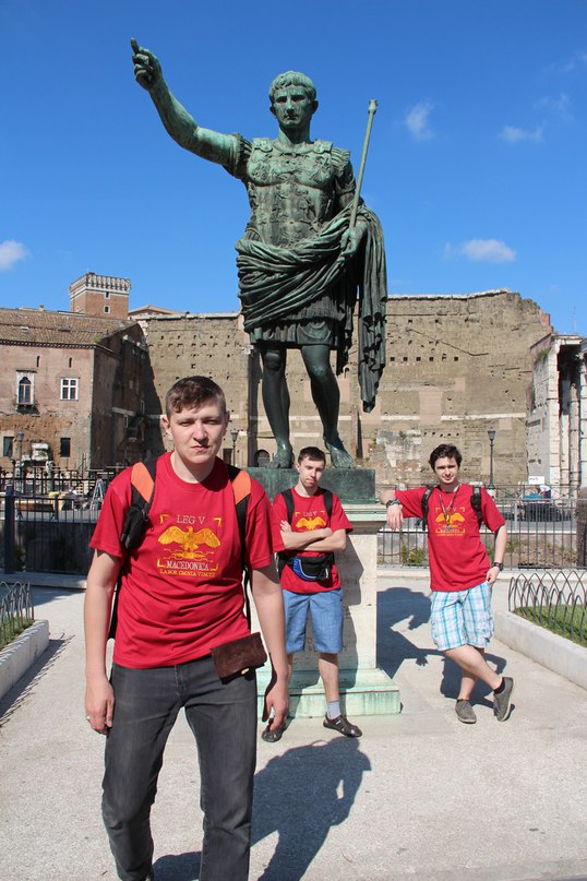 Статуя Траяна рядом с форумом Траяна