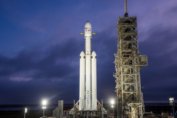 Первый коммерческий запуск Falcon Heavy перенесли, сообщают СМИ 