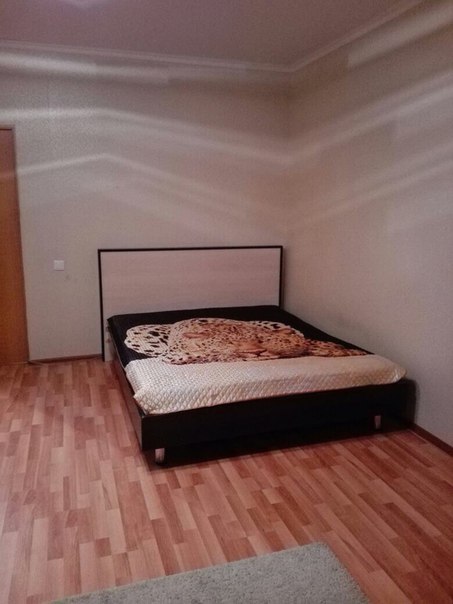 Сдается комната в двухкомнатной квартире, Химки, мкрн.Сходня. Комната большая по площади, во второй комнате живет одна девушка, рассмотрим все варианты, заселение максимум двух человек. 13500 в месяц плюс коммуналка, залог за две недели, 6 тысяч, рассмотрим варианты заселения без залога, с оплатой залога позднее <br>Рядом шереметьево (до аэропорта 4 км), Мега (на маршрутке 10 минут). Москвы ходят автобусы, маршрутки, электрички. Время в пути от дома до метро речной вокзал 45 минут (17 минут на электричке до Ховрино, далее минут 20 на автобусе). До петровско-разумовской 25 мин на электричке. Условия: некурящий дома, чистоплотность, пол не важен - фото Фото: Сдается комната в двухкомнатной квартире, Химки, мкрн.Сходня. Комната большая по площади, во второй комнате живет одна девушка, рассмотрим все варианты, заселение максимум двух человек. 13500 в месяц плюс коммуналка, залог за две недели, 6 тысяч, рассмотрим варианты заселения без залога, с оплатой залога позднее <br>Рядом шереметьево (до аэропорта 4 км), Мега (на маршрутке 10 минут). Москвы ходят автобусы, маршрутки, электрички. Время в пути от дома до метро речной вокзал 45 минут (17 минут на электричке до Ховрино, далее минут 20 на автобусе). До петровско-разумовской 25 мин на электричке. Условия: некурящий дома, чистоплотность, пол не важен