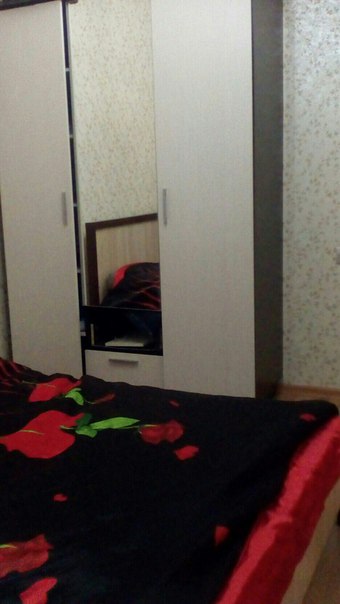 Добрый день !сдается комната в двухкомнатной квартире! В комнате стоит большой шкаф,сделан в квартире евроремонт,и кровать двухспальная!<br>На кухне есть большая плазма. Новый,хороший кухонный гарнитур,холодильник и стол. Ванная комната смежная,есть все для удобного проживания.<br>Находимся мы по адресу Рублевский проезд д 20а. Доехать до дома можно на автобусе от метро Славянского бульвара 15 мин езды! Или от станции Кунцевская до станции Немчиновка,3 станции ехать и минут 7 идти прям до дома. ЖК Рублевский. Цена за один месяц 16000р<br> Пишите в личные сообщения или звоните 89295931457 Анна - фото Фото: Добрый день !сдается комната в двухкомнатной квартире! В комнате стоит большой шкаф,сделан в квартире евроремонт,и кровать двухспальная!<br>На кухне есть большая плазма. Новый,хороший кухонный гарнитур,холодильник и стол. Ванная комната смежная,есть все для удобного проживания.<br>Находимся мы по адресу Рублевский проезд д 20а. Доехать до дома можно на автобусе от метро Славянского бульвара 15 мин езды! Или от станции Кунцевская до станции Немчиновка,3 станции ехать и минут 7 идти прям до дома. ЖК Рублевский. Цена за один месяц 16000р<br> Пишите в личные сообщения или звоните 89295931457 Анна