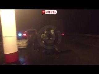 В Удмуртии фура протаранила легковушку и протащила ее 150 метров: 2 погибших