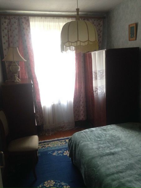 Здравствуйте!!! Ищем соседку по двухкомнатной квартире. В комнате есть все самое необходимое. Новая кровать с ортопедическим матрасом, шкаф, комод, телевизор. Есть wf. А также есть стиральная машина, холодильник. <br>Квартира находится в трёх остановках от метро водный стадион или 15 мин пешком до речного вокзала. В соседней комнате проживает женщина 60 лет, 35 и девочка 8 лет. <br>Ищем добропорядочную, чистоплотную девушку или женщину. <br>Оплата 13000 плюс оплата электроэнергии на троих.<br> Суханцова - фото Фото: Здравствуйте!!! Ищем соседку по двухкомнатной квартире. В комнате есть все самое необходимое. Новая кровать с ортопедическим матрасом, шкаф, комод, телевизор. Есть wf. А также есть стиральная машина, холодильник. <br>Квартира находится в трёх остановках от метро водный стадион или 15 мин пешком до речного вокзала. В соседней комнате проживает женщина 60 лет, 35 и девочка 8 лет. <br>Ищем добропорядочную, чистоплотную девушку или женщину. <br>Оплата 13000 плюс оплата электроэнергии на троих.<br> Суханцова