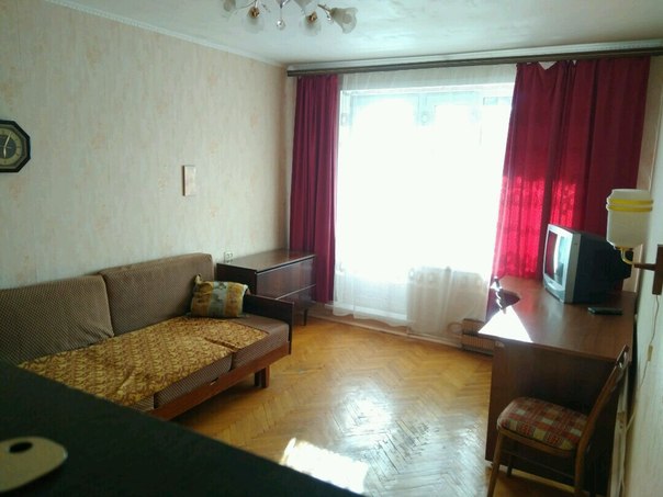 Уютная, просторная комната (18 кв.м) и открытая лоджия (5 кв.м) ждёт своих хозяев на длительный срок. В 5 минутах ходьбы от метро Выхино. Около дома много магазинов, двор тихий. Желательно без животных. В доме есть лифт.<br><br>Телефон для связи: 8-903-526-97-32, Олег<br>Цена: 20 000 руб./мес. + счётчики - фото Фото: Уютная, просторная комната (18 кв.м) и открытая лоджия (5 кв.м) ждёт своих хозяев на длительный срок. В 5 минутах ходьбы от метро Выхино. Около дома много магазинов, двор тихий. Желательно без животных. В доме есть лифт.<br><br>Телефон для связи: 8-903-526-97-32, Олег<br>Цена: 20 000 руб./мес. + счётчики