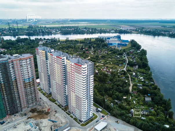 Фото: г. Санкт-Петербург<br>Сосветский пр., 2<br><br>Последняя студия с готовом доме в Невском районе. Собственность!<br>Площадь 24,47, на 25 этаже 25 этажного дома. <br>Дом сдан, ключи при заключении договора, квартира с предчистовой отделкой.<br>Вид во двор.<br>2 170 000