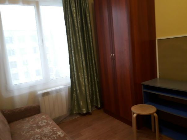 Спб сдаётся<br>комната в 4-ех комнатной кв-ре. 13 т р, к у включены. Для ОДНОГО русского человека, РФ или Белоруссия и Украина, Молдавия, без животных. <br>В комнате диван и шкаф, стол. В квартире стиралка, инет. 5 минут от метро ЛЕНИНСКИЙ Проспект. От собственника. 89046011813 - фото Фото: Спб сдаётся<br>комната в 4-ех комнатной кв-ре. 13 т р, к у включены. Для ОДНОГО русского человека, РФ или Белоруссия и Украина, Молдавия, без животных. <br>В комнате диван и шкаф, стол. В квартире стиралка, инет. 5 минут от метро ЛЕНИНСКИЙ Проспект. От собственника. 89046011813