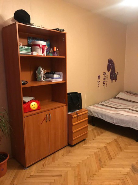 Фото: Без посредников! Сдается однокомнатная квартира на длительный срок, пешком от метро Перово 5 минут. <br>В квартире есть все удобства.Теплая, уютная! <br>Одной или двум девушкам. Заезд с 25 февраля! <br>30000 руб. в месяц, либо 28000+ счётчики <br>Залог можно пол цены! <br>Звонить 8-985-385-69-69 