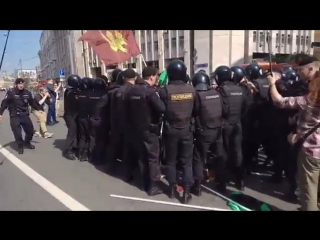 Задержание националистов в конце марша в Защиту Интернета