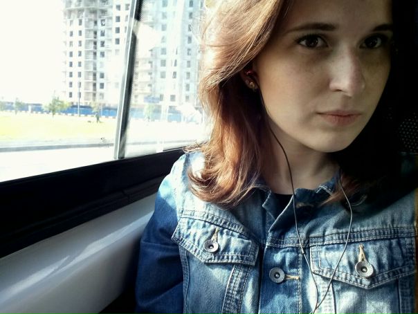 Девушка, 20 лет, прописана в области, ищу 1-комнатную квартиру или студию. Проживать буду одна, в планах завести котенка, так что желательно, чтобы в квартире разрешено было его содержать. Рассматриваю любой район Москвы и области, (до метро не более получаса на любом транспорте). <br>Максимальная цена 20000 + счетчики. Залог желательно разбить на пару месяцев, если он есть. <br>Я аккуратная, спокойная, шуметь не буду, домой никого не вожу, имею стабильную работу и почти все время провожу на ней. <br>Также обращаю внимание на то, что я курящая, но в помещении не курю, только на улице или на балконе. <br>Квартиру сниму только по договору и предъявлении документов на собственность.<br>Комнаты и подселение не рассматриваю! - фото Фото: Девушка, 20 лет, прописана в области, ищу 1-комнатную квартиру или студию. Проживать буду одна, в планах завести котенка, так что желательно, чтобы в квартире разрешено было его содержать. Рассматриваю любой район Москвы и области, (до метро не более получаса на любом транспорте). <br>Максимальная цена 20000 + счетчики. Залог желательно разбить на пару месяцев, если он есть. <br>Я аккуратная, спокойная, шуметь не буду, домой никого не вожу, имею стабильную работу и почти все время провожу на ней. <br>Также обращаю внимание на то, что я курящая, но в помещении не курю, только на улице или на балконе. <br>Квартиру сниму только по договору и предъявлении документов на собственность.<br>Комнаты и подселение не рассматриваю!