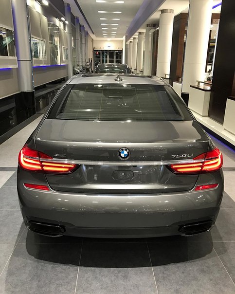 #BMW 750 Li Pure Metal Silver, Grey