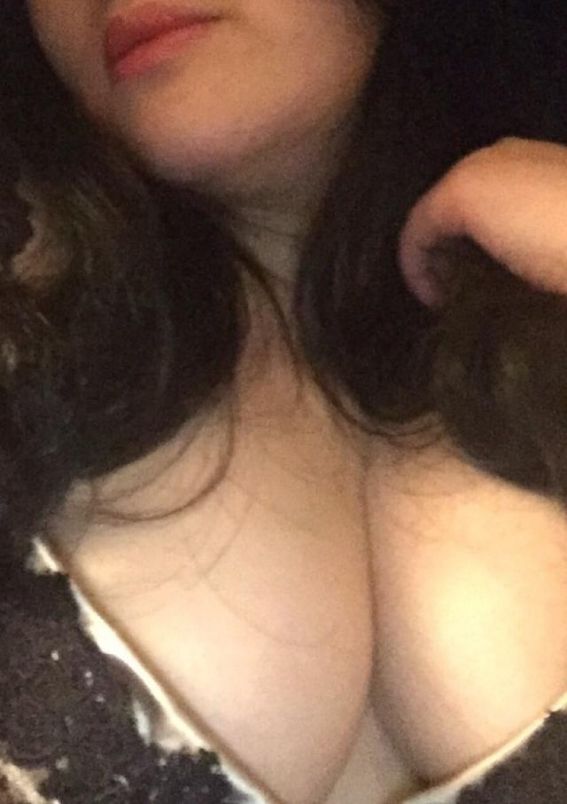 Webcam latin play with her pussy