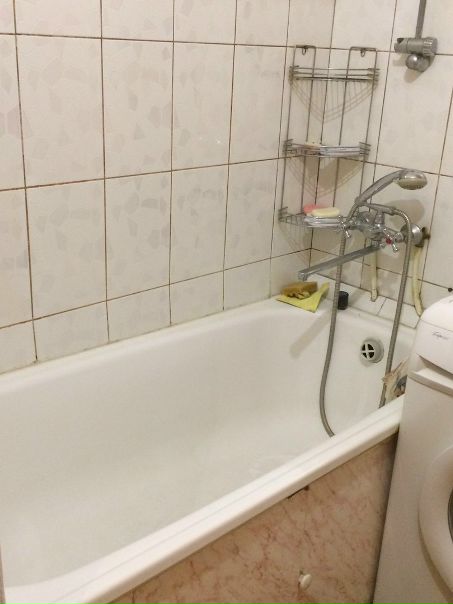 Фото: Здравствуйте , сдается уютная комната в ТРЕХ комнатной квартире, в кирпичном доме, в 10 минутах прогулочным шагом от метро 