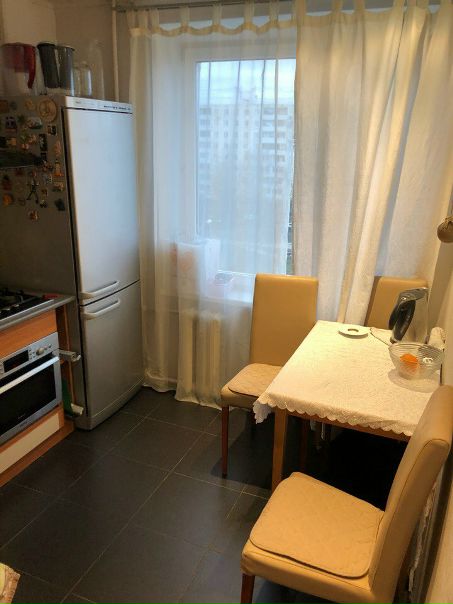 Ищу порядочную и аккуратную соседку/соседа в 2х комнатную квартиру. Комната изолированная, есть всё необходимое, комната тёплая и уютная. <br>Оплата 20тыс. <br>В месяц + квитанция (примерно 3-3,5тысячи).<br>Метро Сходненская, пешком 15минут, на автобусе 5минут, автобусная остановка рядом с домом. Магазин и аптека есть в доме, рядом Магнит, 5ка, Дикси, Вкус Вилл, Тц Калейдоскоп.<br>Заезд с 1 февраля.<br>89636955574 - фото Фото: Ищу порядочную и аккуратную соседку/соседа в 2х комнатную квартиру. Комната изолированная, есть всё необходимое, комната тёплая и уютная. <br>Оплата 20тыс. <br>В месяц + квитанция (примерно 3-3,5тысячи).<br>Метро Сходненская, пешком 15минут, на автобусе 5минут, автобусная остановка рядом с домом. Магазин и аптека есть в доме, рядом Магнит, 5ка, Дикси, Вкус Вилл, Тц Калейдоскоп.<br>Заезд с 1 февраля.<br>89636955574