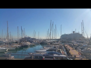 Испания, Пальма-де-Майорка, круизный лайнер Costa Diadema и яхта Constellation на набережной, порт 2018.01.30