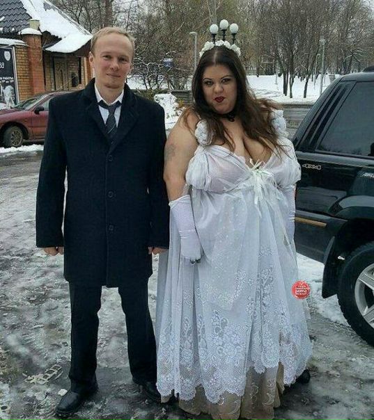 В церкви: - Венчаются раб божий Алексей и страх божий Наталья....