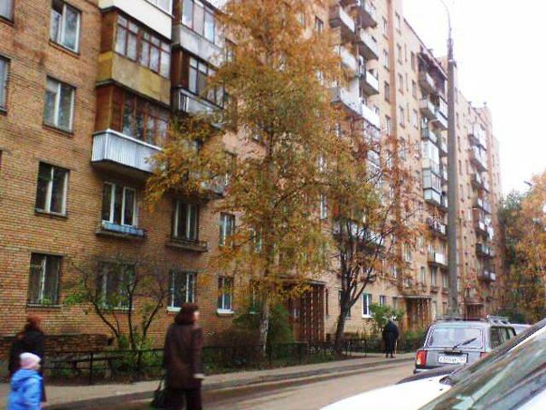 Фото: комната освобождается с 1 июля <br>мытищи.собственник.( сергей 46лет) сдам отдельную изолированную комнату в Мытищах,комната с хорошей мебелью и бытовой техникой. <br>сдам только одной женщине.цена 5000руб + небольшая помощь... <br>по всем вопросам пишите в личку