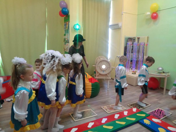 В детской библиотеке «Родничок» открыли сенсорную комната В детской библиотеке «Родничок» открыли сенсорную комната