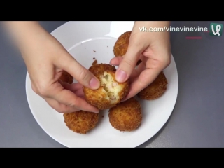 Картофельные шарики с ветчиной и сыром