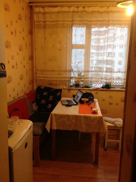 Сдам комнату, в трёхкомнатной квартире для девушки (женщины). <br>Комната изолированная , уютная, 16 кВ метров. <br>Проживаем в квартире я с cыном. <br>Мы непьющие, адекватные, любим чистоту! 14000 за месяц вперёд. <br>Ищу хорошую девушку, будем дружить <br>Улица Боровское шоссе д21. Ближайшее метро Боровское шоссе, 3 мин пешком до метро. <br>Звоните 89629647580 или пишите в мне в лс.<br> Ямбулатова - фото Фото: Сдам комнату, в трёхкомнатной квартире для девушки (женщины). <br>Комната изолированная , уютная, 16 кВ метров. <br>Проживаем в квартире я с cыном. <br>Мы непьющие, адекватные, любим чистоту! 14000 за месяц вперёд. <br>Ищу хорошую девушку, будем дружить <br>Улица Боровское шоссе д21. Ближайшее метро Боровское шоссе, 3 мин пешком до метро. <br>Звоните 89629647580 или пишите в мне в лс.<br> Ямбулатова