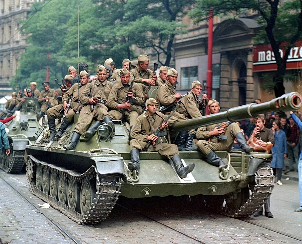 Варшава военные